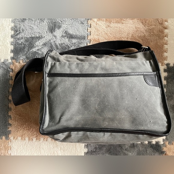 Oberon Design Dragon Leather & Waxed Canvas Messenger Bag - Picture 2 of 7